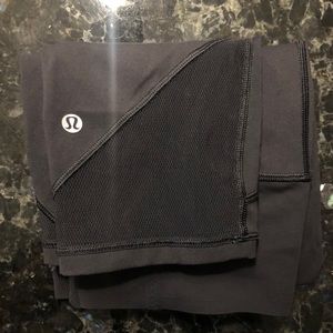 Lululemon black high-rise cropped leggings